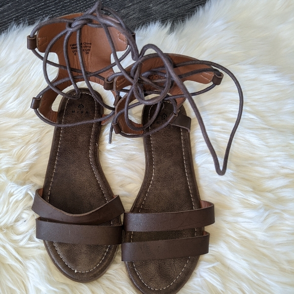 MISK - Vegan Leather Gladiator Sandal - Picture 8 of 10